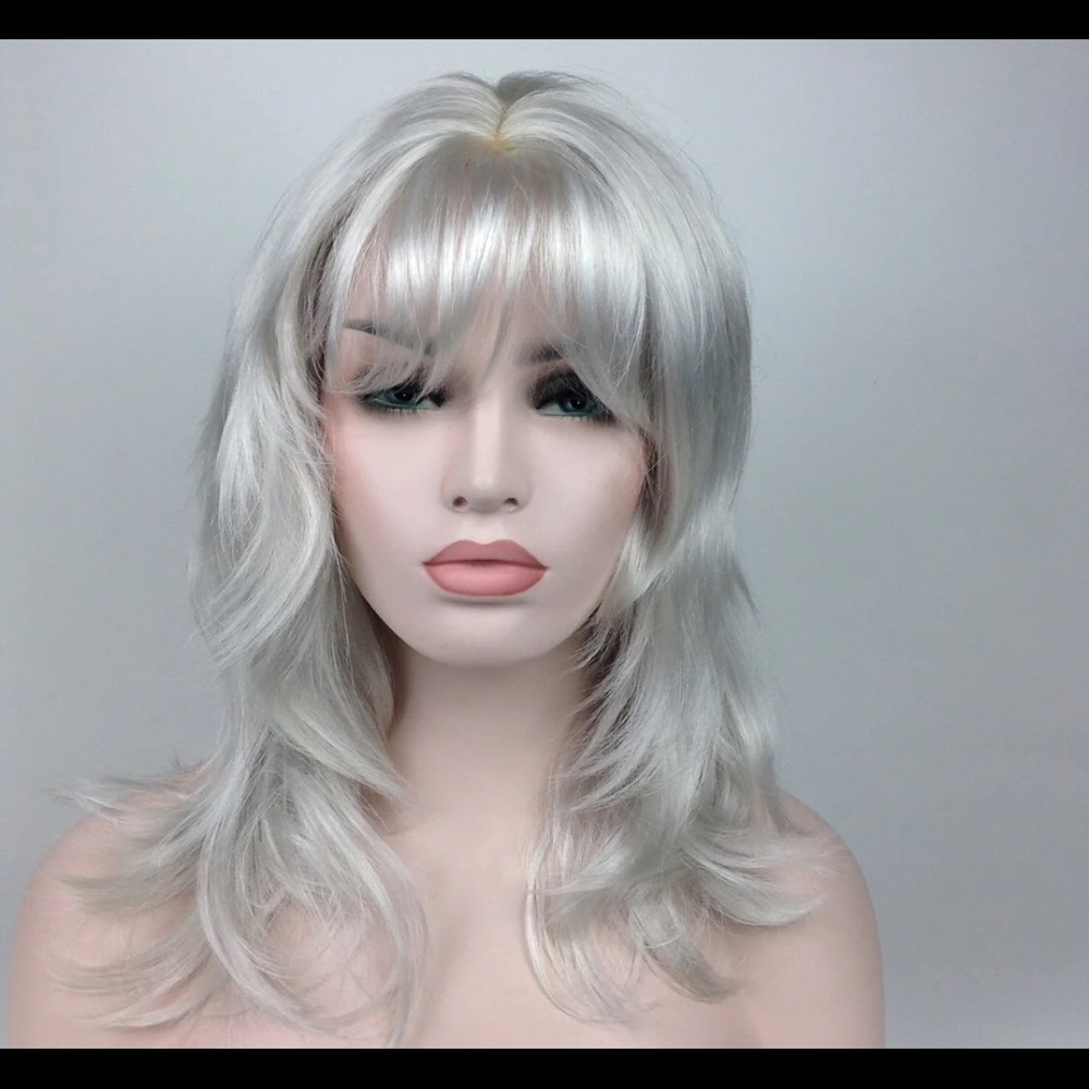 High quality synthetic platinum blonde wig